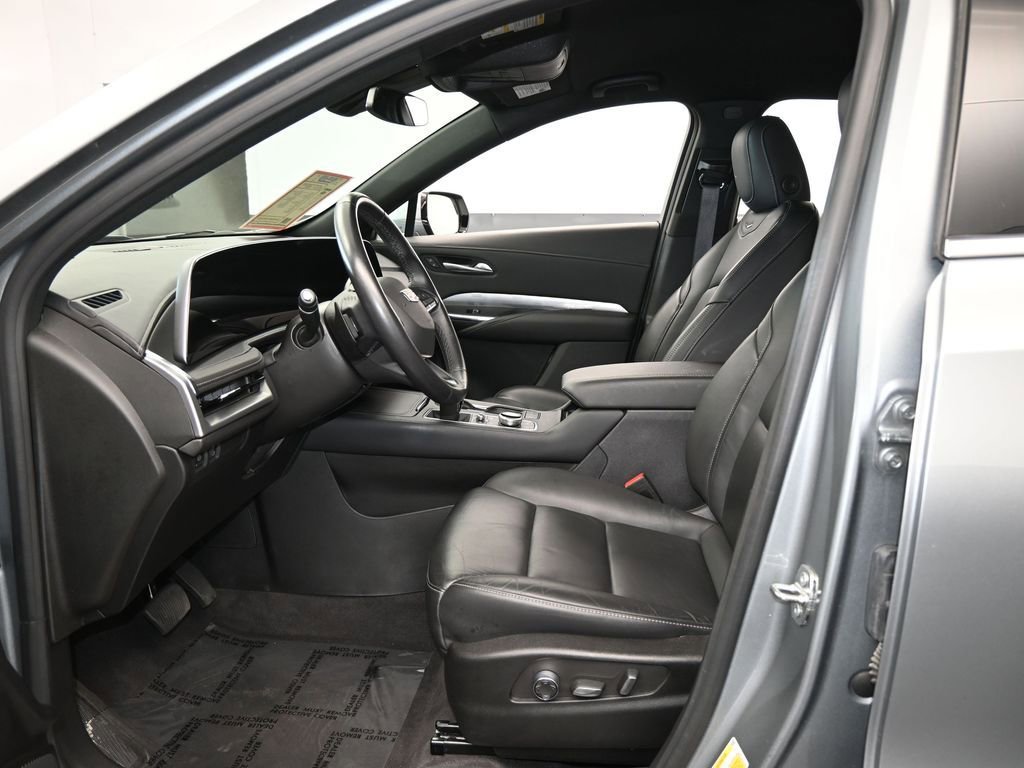 Used 2024 Cadillac XT4 Premium Luxury image 11