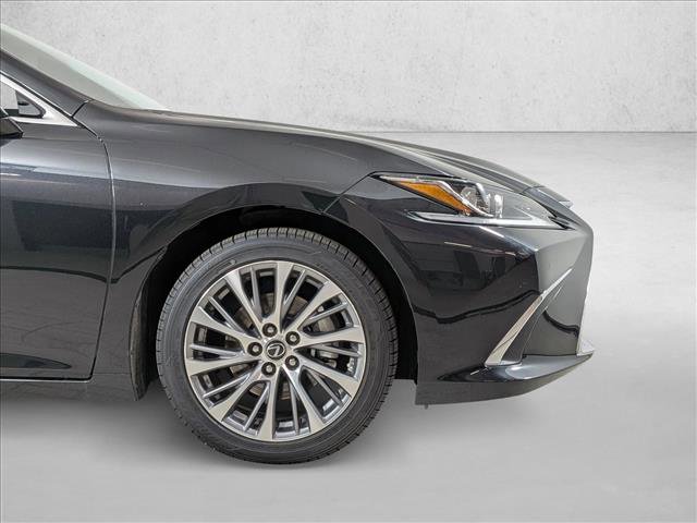 Used 2021 Lexus ES 300h w/ Premium Package image 11