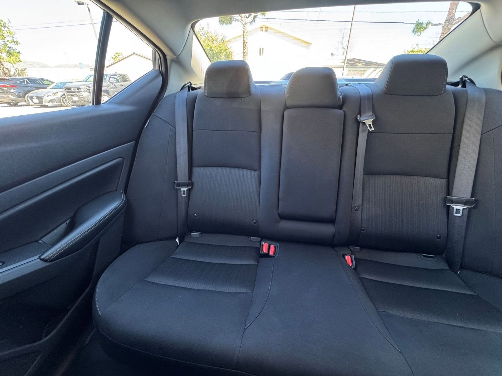 Used 2025 Nissan Altima 2.5 SV FWD image 40
