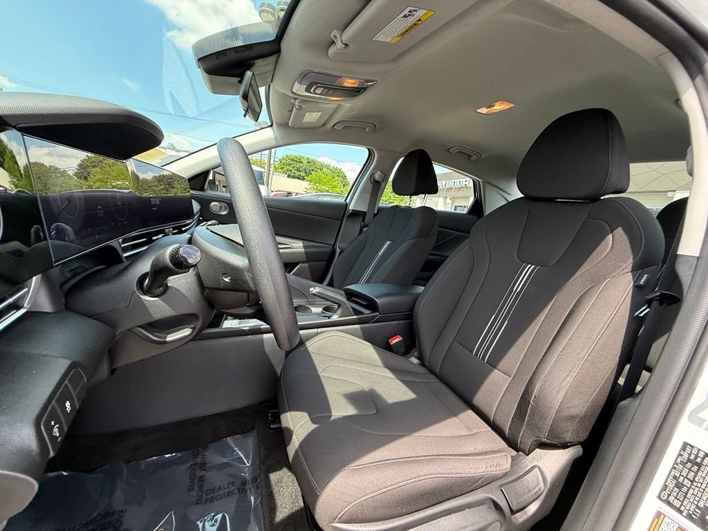 Certified 2024 Hyundai Elantra SEL FWD image 22