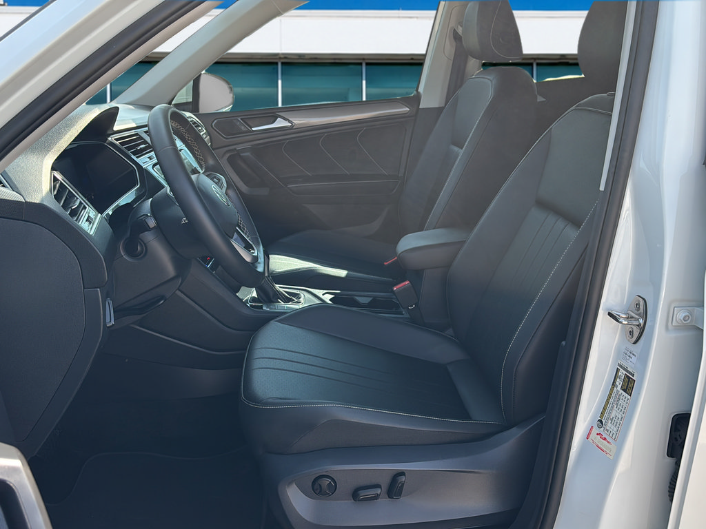 Certified 2023 Volkswagen Tiguan SE FWD image 18
