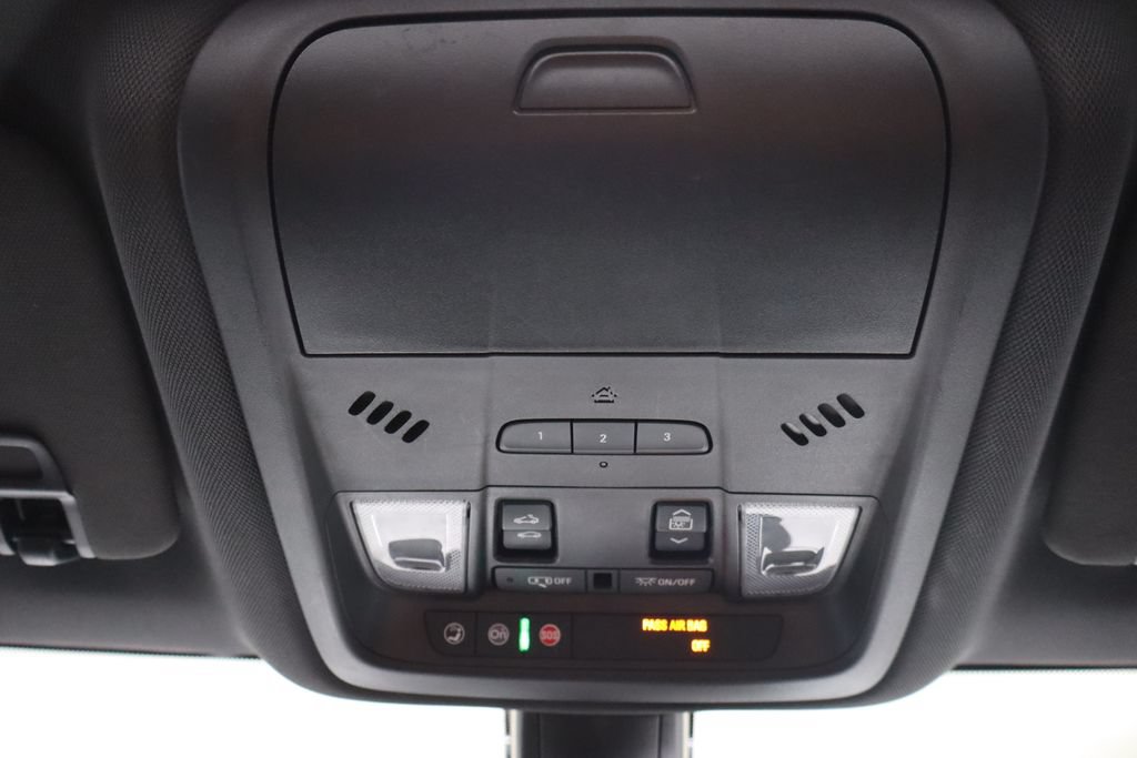 Used 2019 Chevrolet Blazer RS w/ Sun and Wheels Package FWD image 16