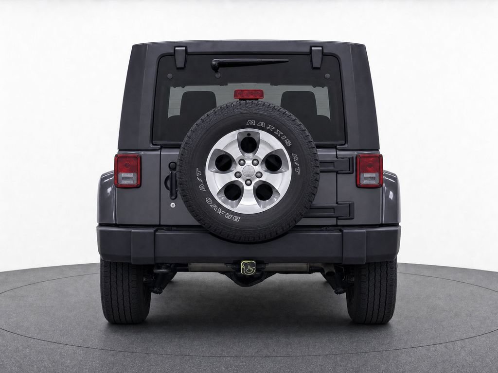 Used 2018 Jeep Wrangler Sahara w/ Connectivity Group AWD/4WD image 7