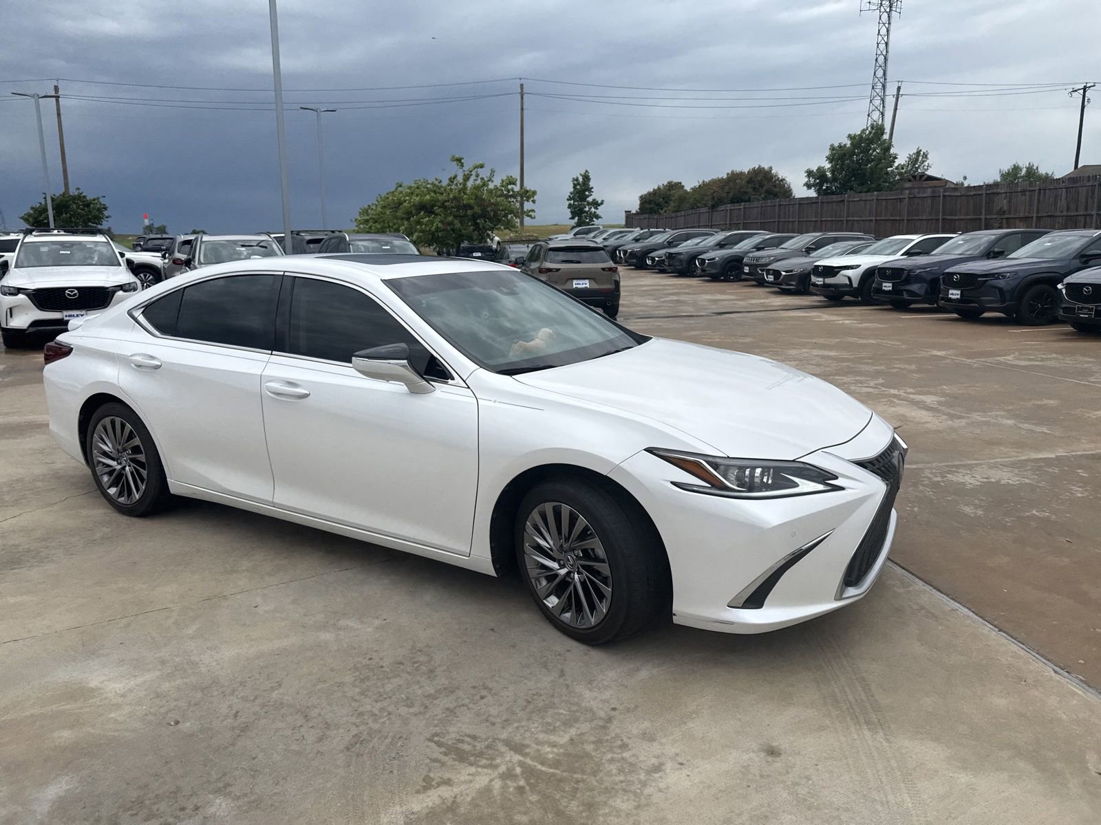 Used 2024 Lexus ES 300h w/ Technology Package image 7