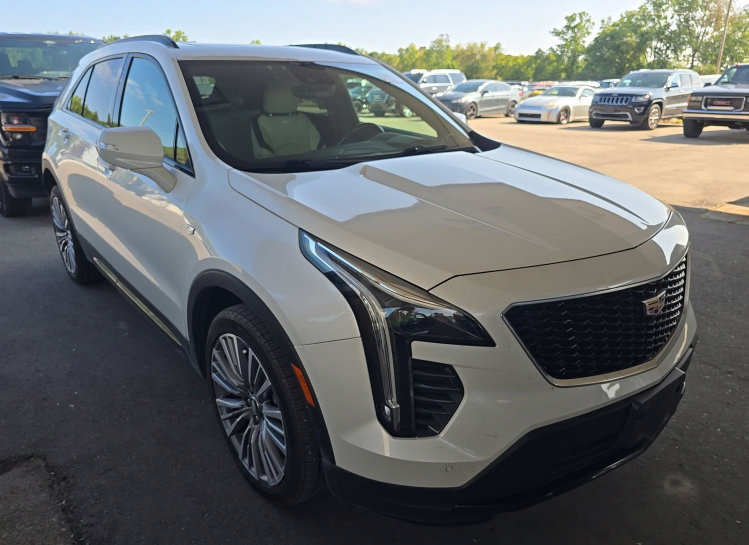 Used 2022 Cadillac XT4 Sport w/ Sun And Sound Package AWD/4WD image 4