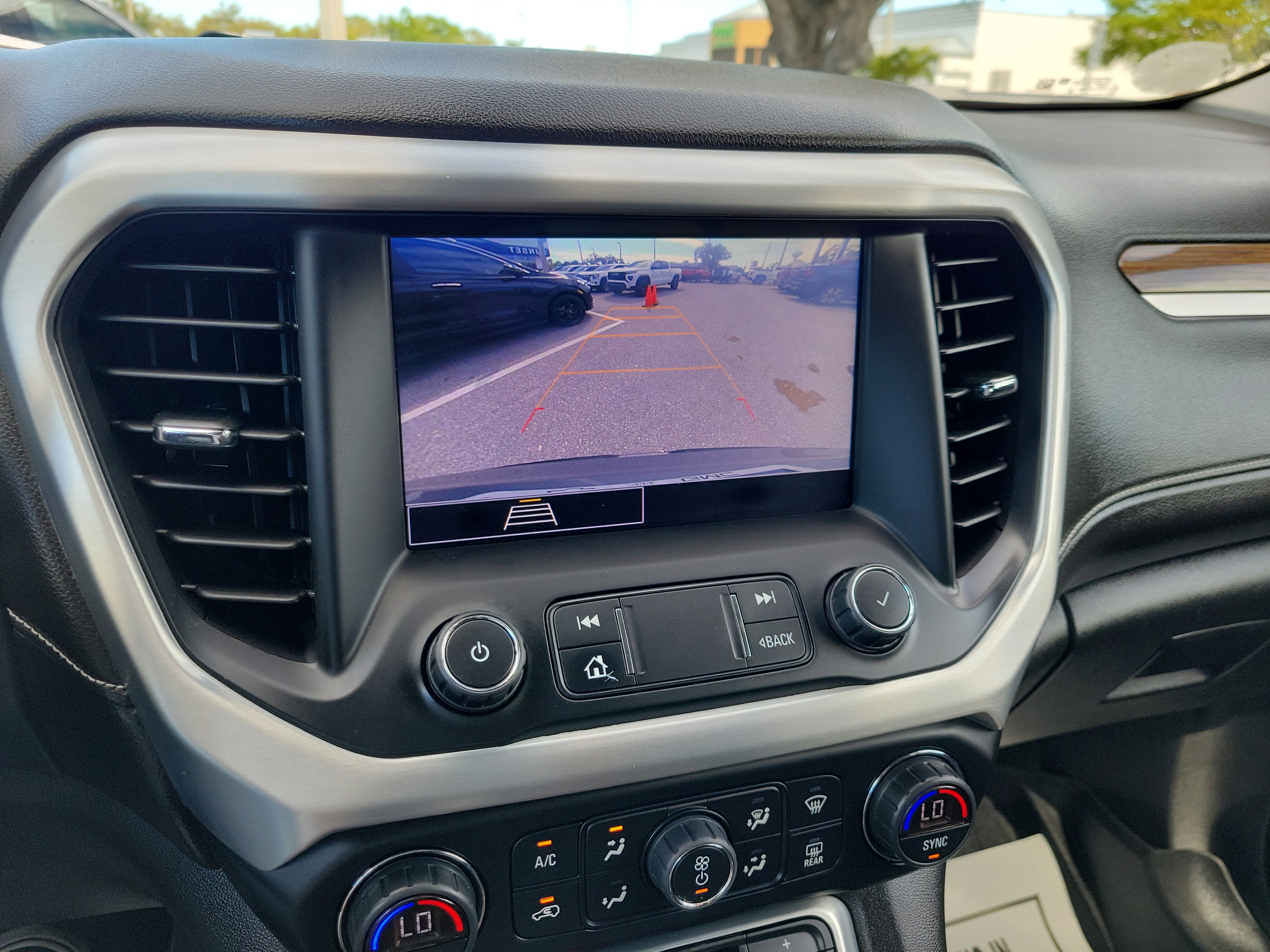 Certified 2022 GMC Acadia SLE w/ Driver Convenience Package image 26