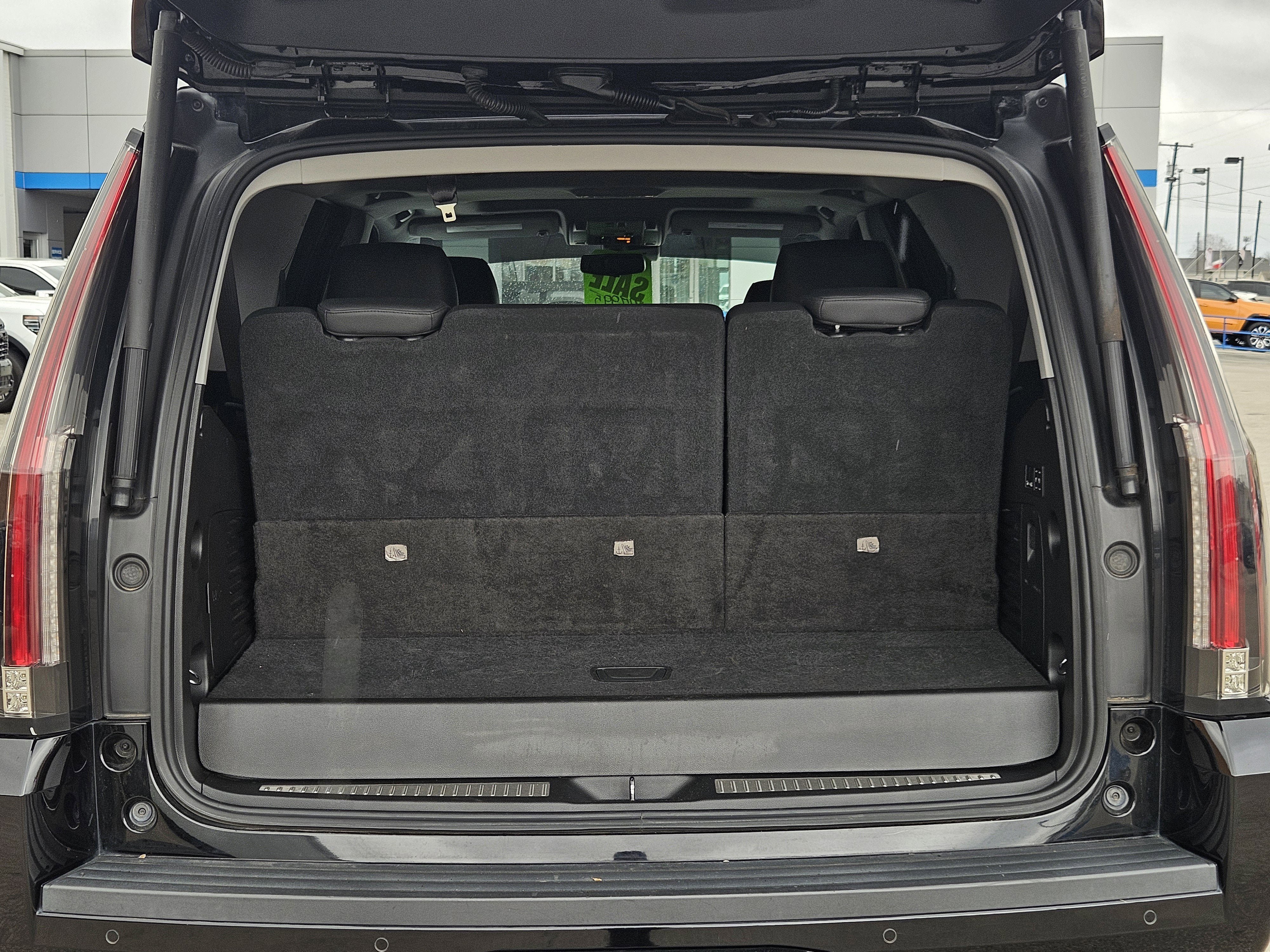 Used 2020 Cadillac Escalade Luxury image 8