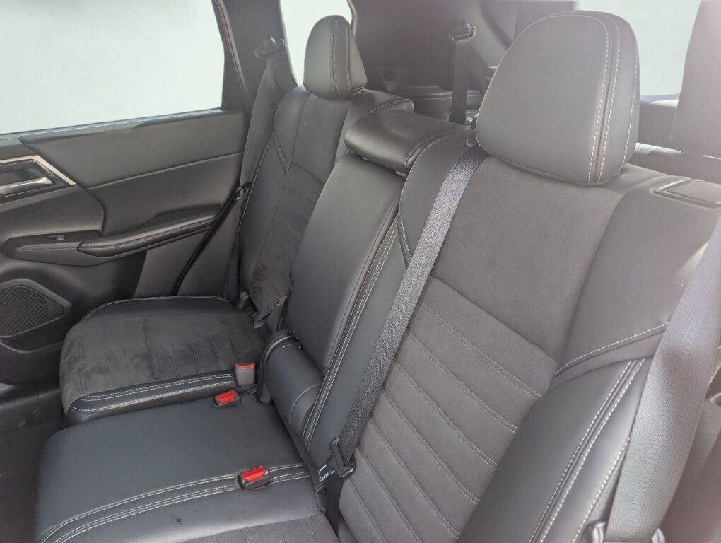 Used 2024 Mitsubishi Outlander SE AWD/4WD image 23