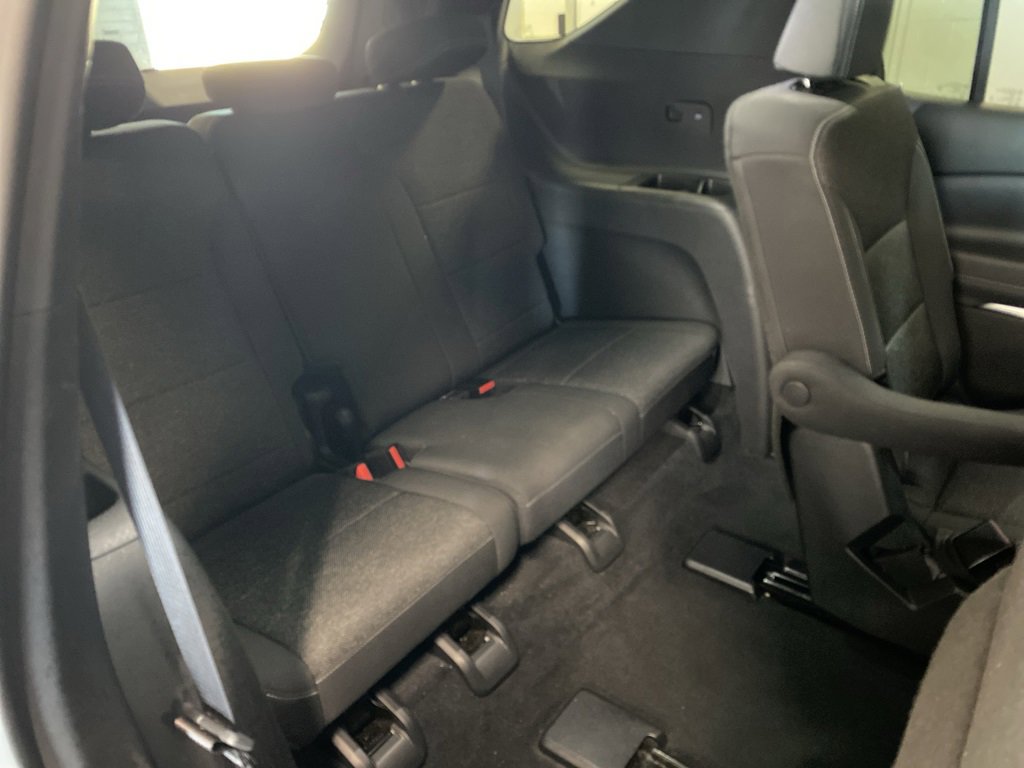 Used 2025 Chevrolet Traverse LT image 15
