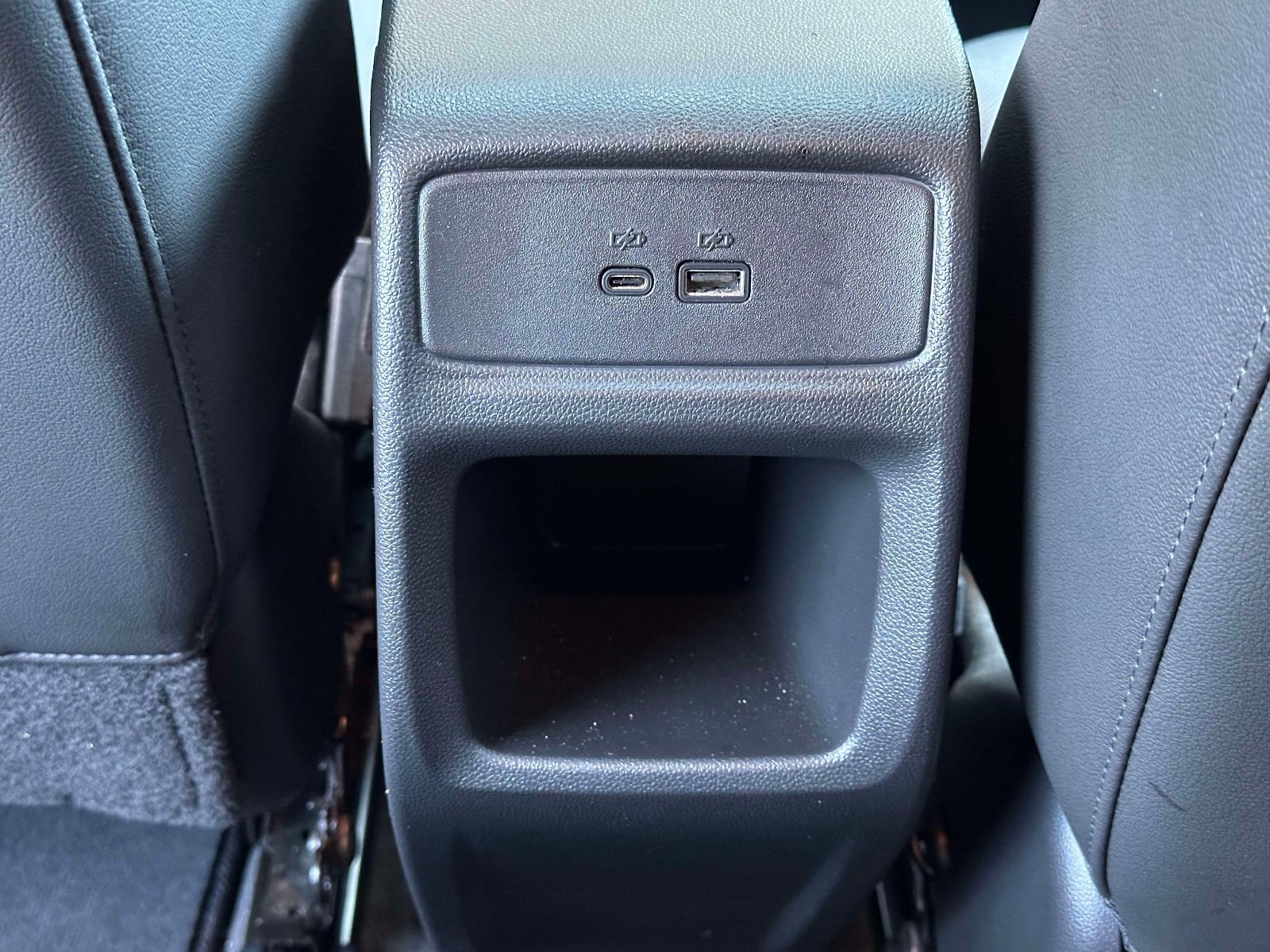 Certified 2024 Chevrolet Trax RS w/ Sunroof Package image 11