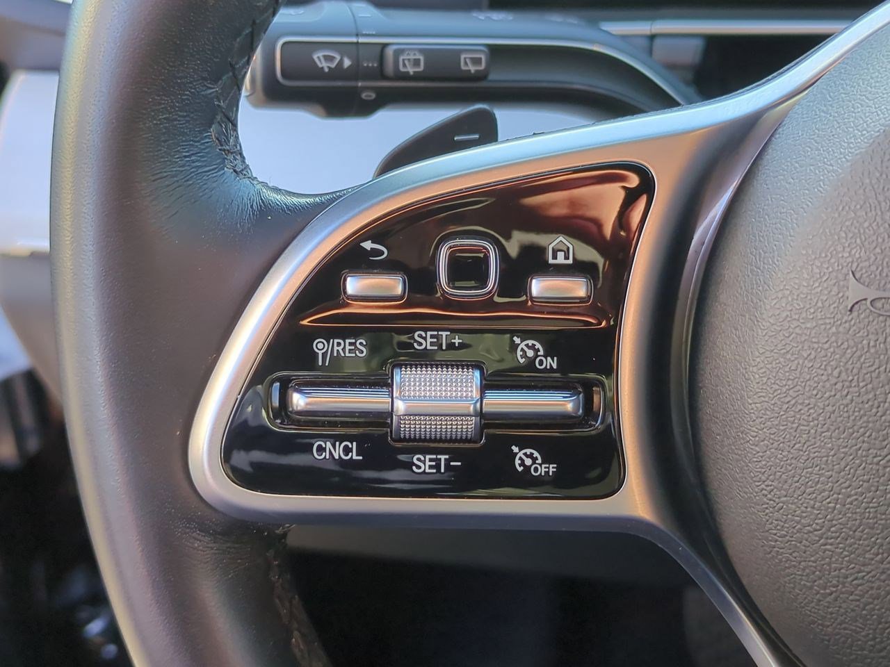 Used 2022 Mercedes-Benz GLE 350 4MATIC image 11