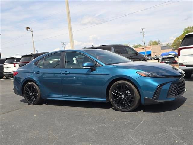 Used 2025 Toyota Camry SE w/ Convenience Package