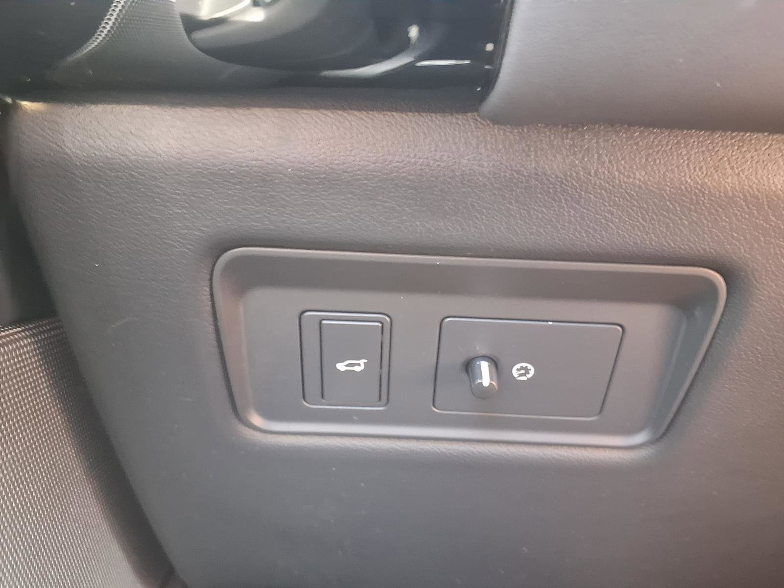 Used 2018 Land Rover Range Rover Sport HSE Dynamic image 20