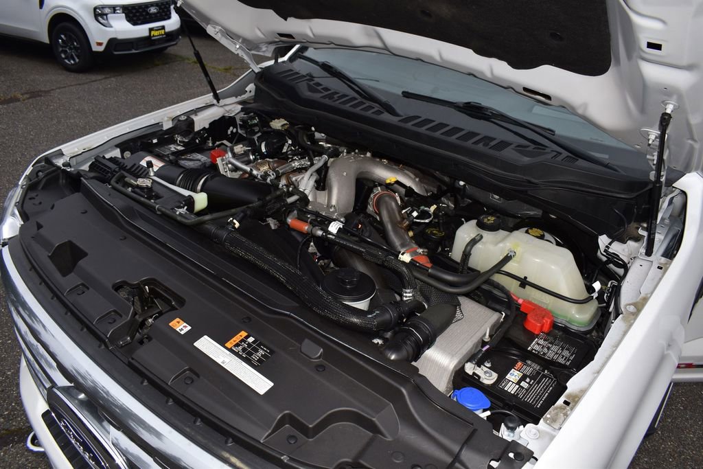 Used 2024 Ford F350 Platinum w/ FX4 Off-Road Package image 32