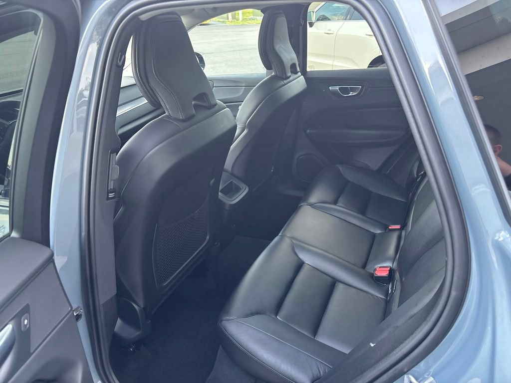 Certified 2024 Volvo XC60 B5 Core AWD/4WD image 6