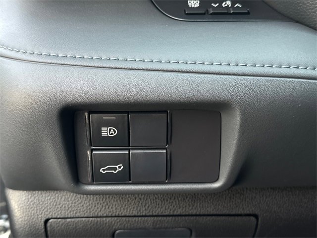 Used 2023 Toyota Highlander XLE image 24