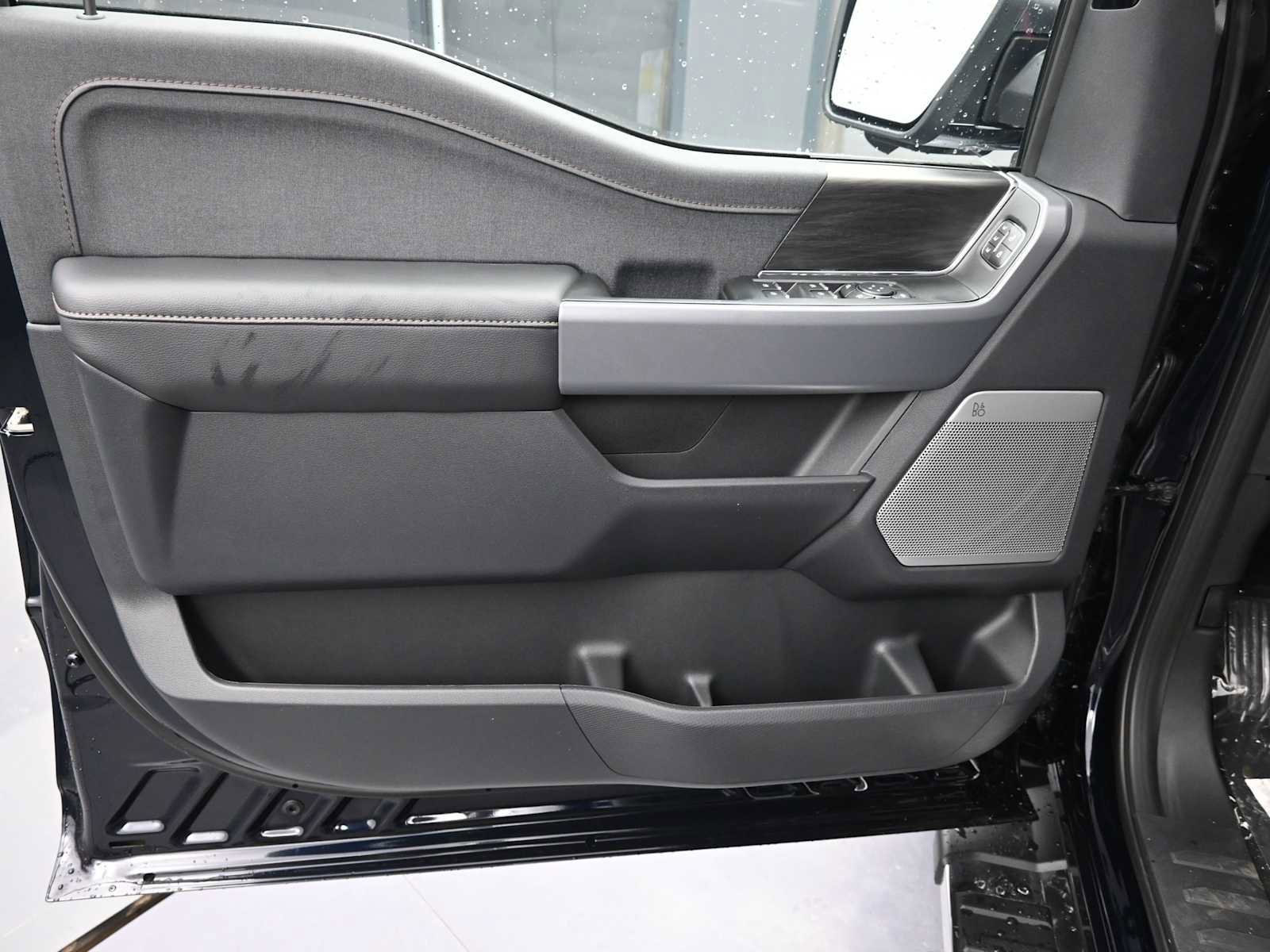 New 2025 Ford F150 Lariat w/ Equipment Group 502A High image 26