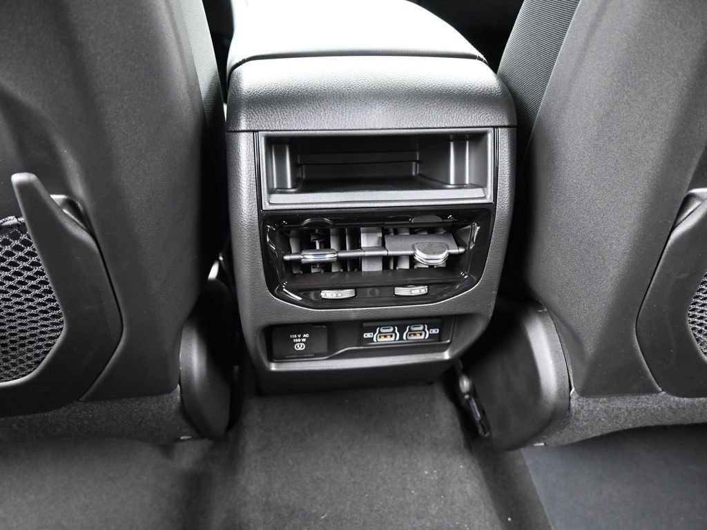 New 2025 Jeep Grand Cherokee Altitude image 29