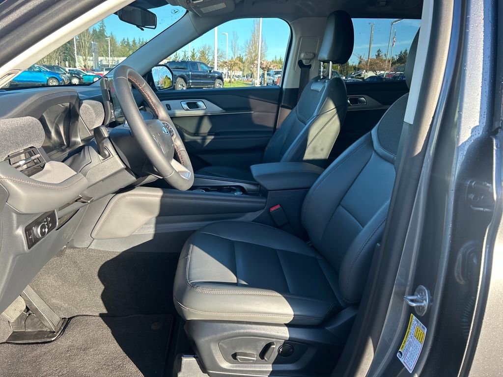 Used 2026 Ford Explorer Active w/ Active Comfort Package image 5