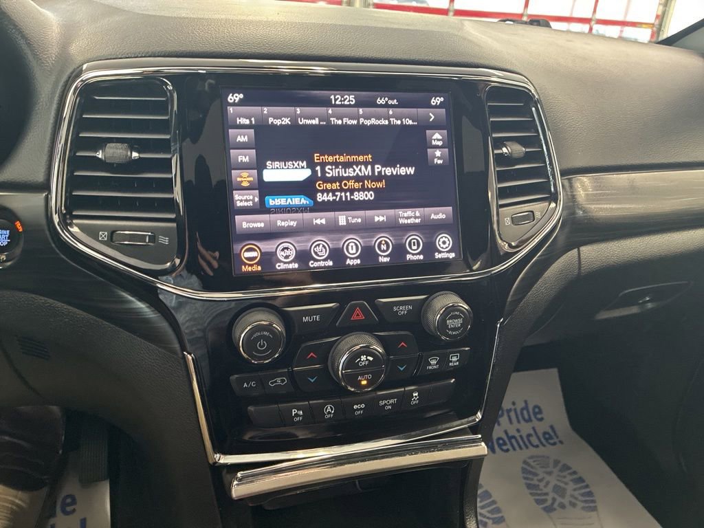 Used 2020 Jeep Grand Cherokee Altitude AWD/4WD image 33