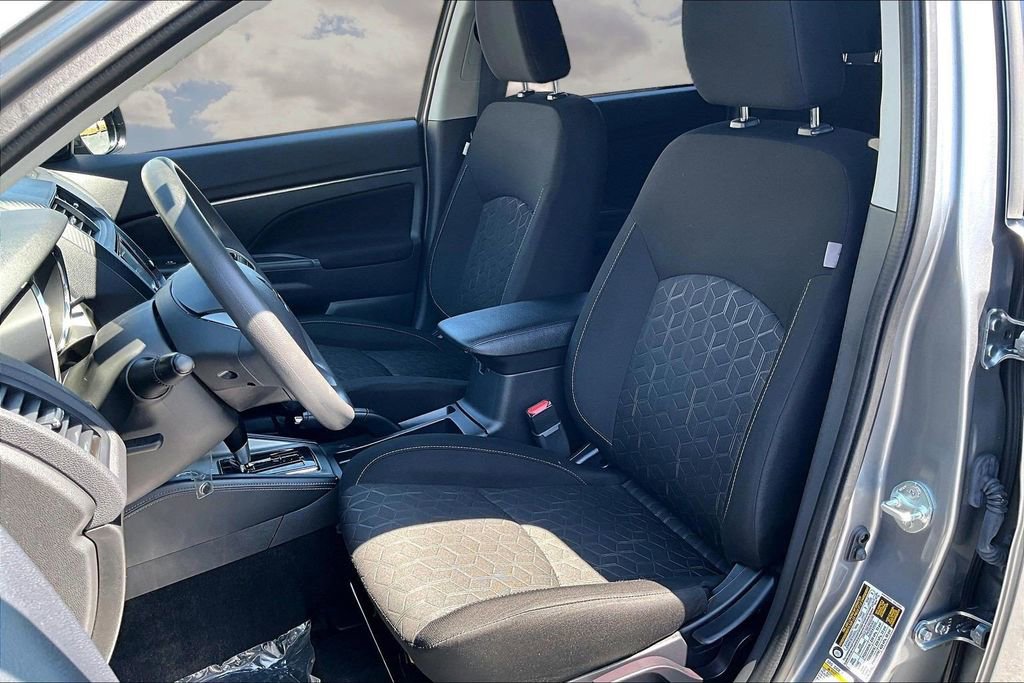 Used 2025 Mitsubishi Outlander Sport ES image 21