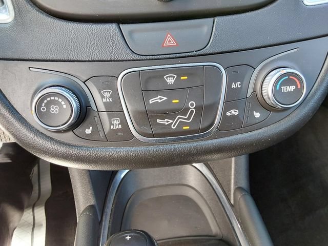 Used 2018 Chevrolet Malibu LT w/ True North Edition FWD image 29
