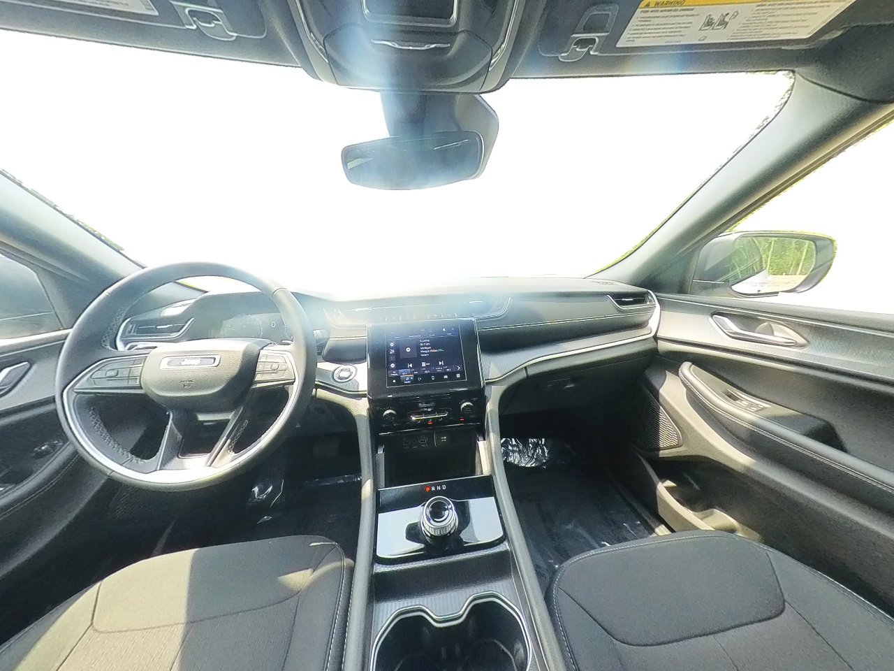 Used 2024 Jeep Grand Cherokee Laredo image 62