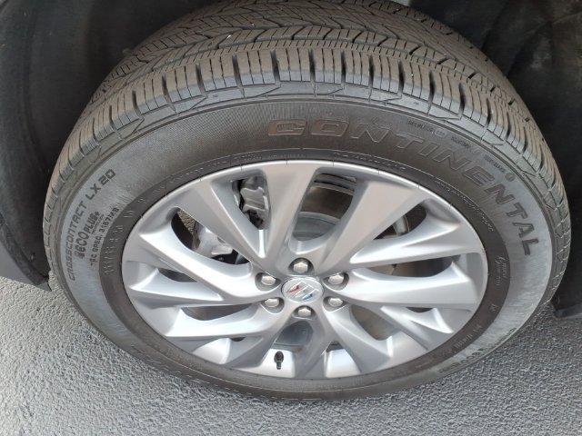 Used 2025 Buick Enclave Preferred FWD image 13