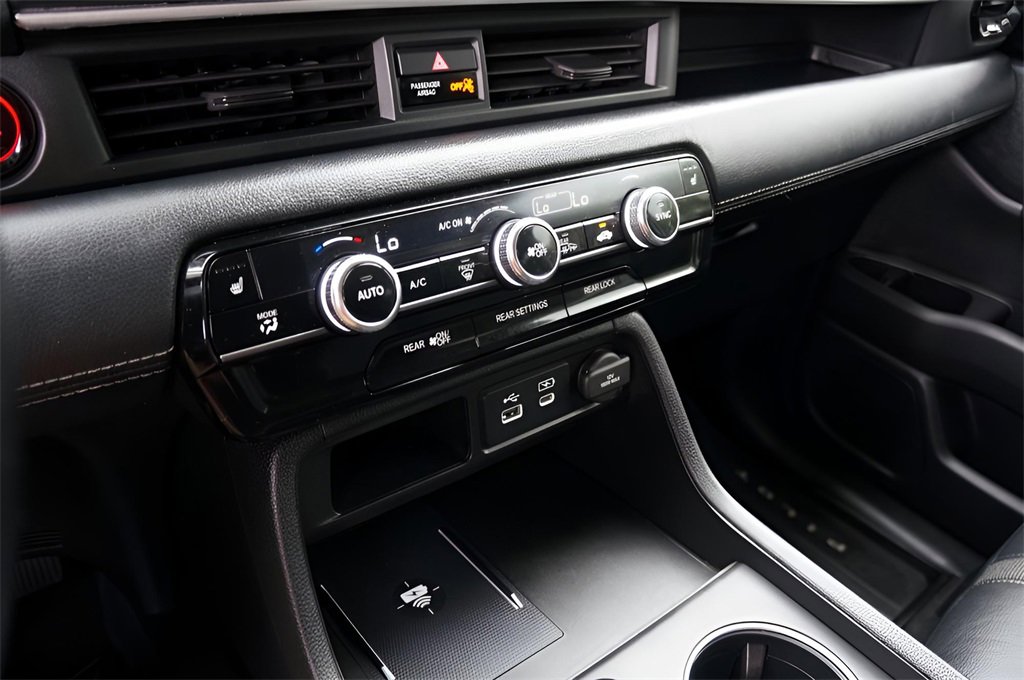 Used 2024 Honda Pilot Touring image 17