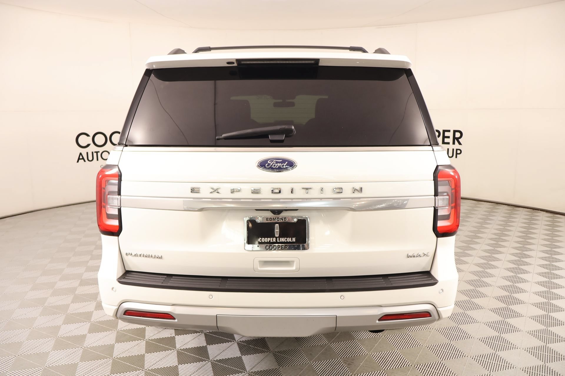 Used 2024 Ford Expedition Max Platinum AWD/4WD image 24
