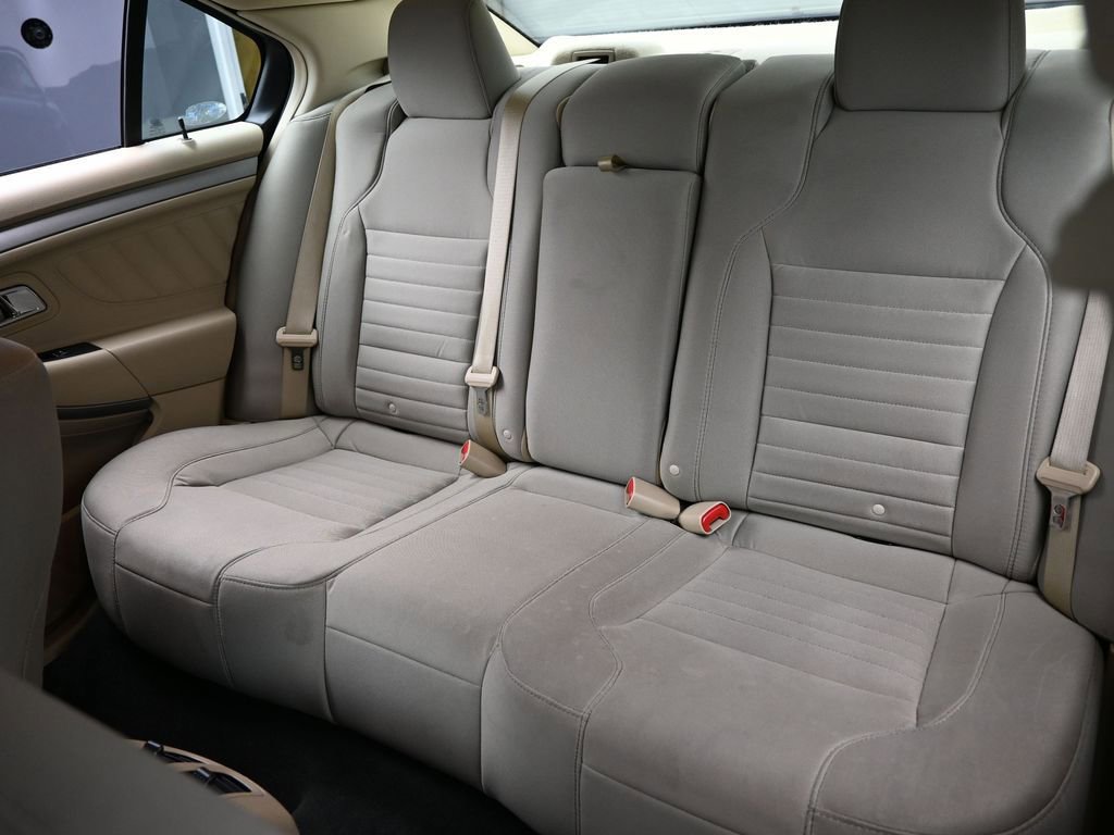 Used 2017 Ford Taurus SE image 22