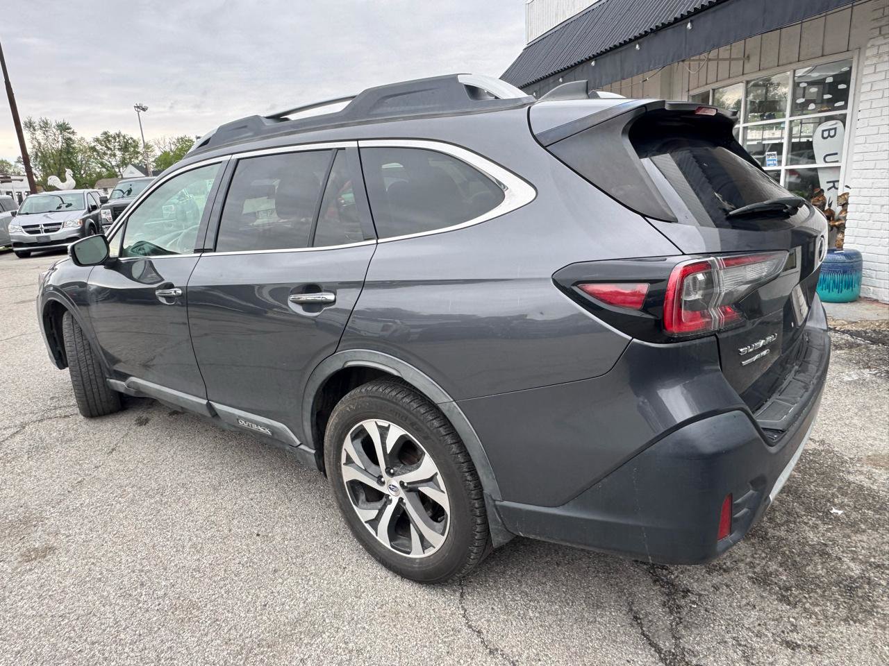 Used 2020 Subaru Outback Touring XT AWD/4WD image 4