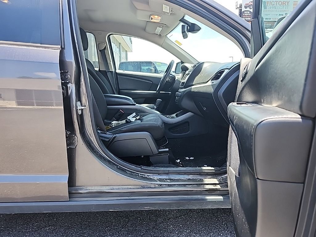 Used 2019 Dodge Journey SE image 13