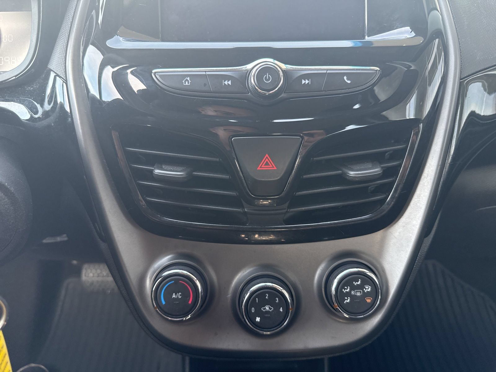 Used 2022 Chevrolet Spark LT w/ Spark Special Edition FWD image 22