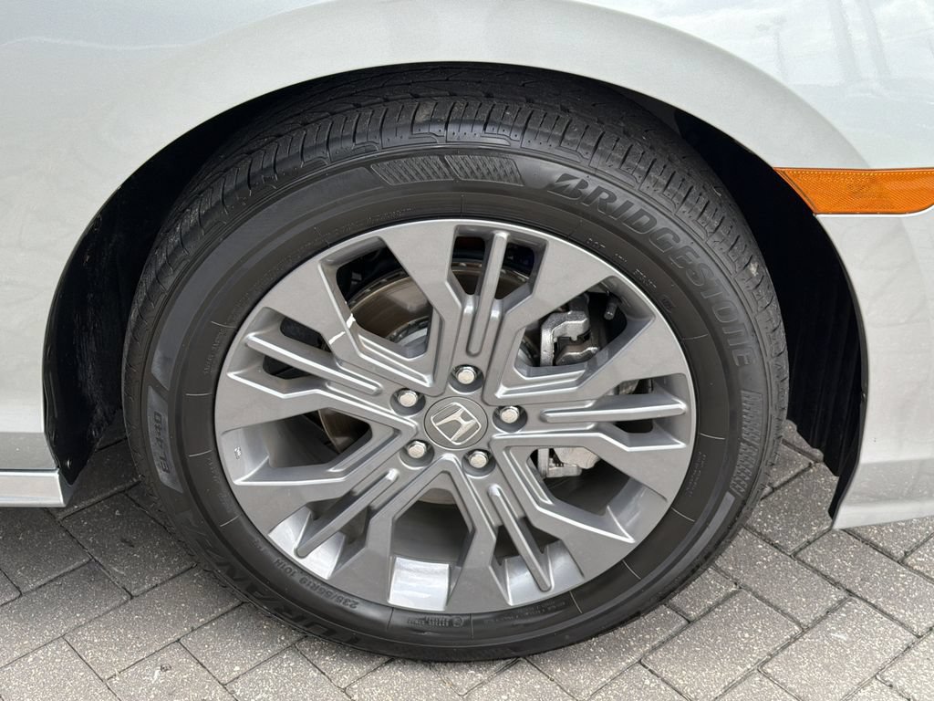 Used 2025 Honda Odyssey Touring image 10