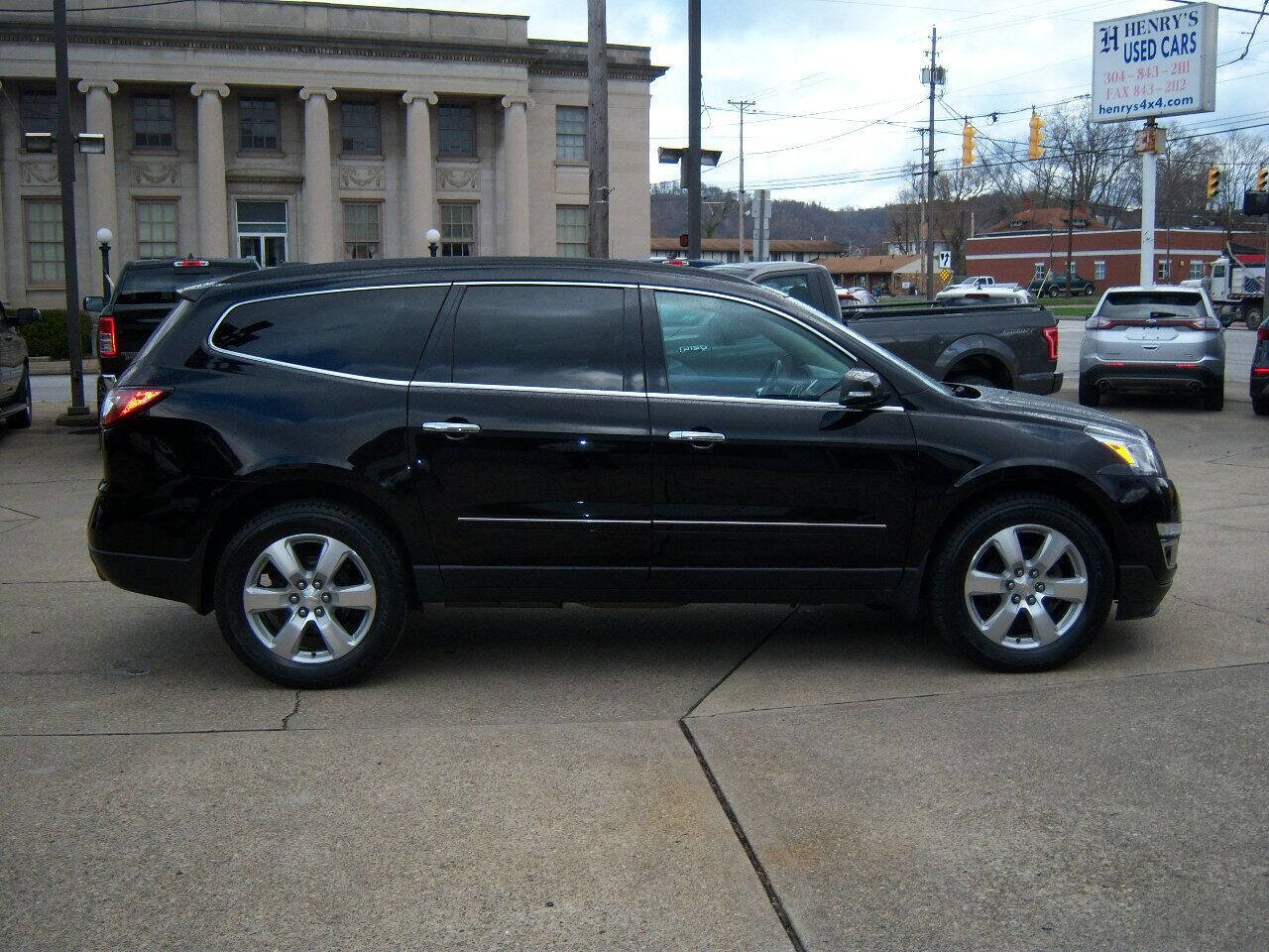 Used 2017 Chevrolet Traverse Premier image 4