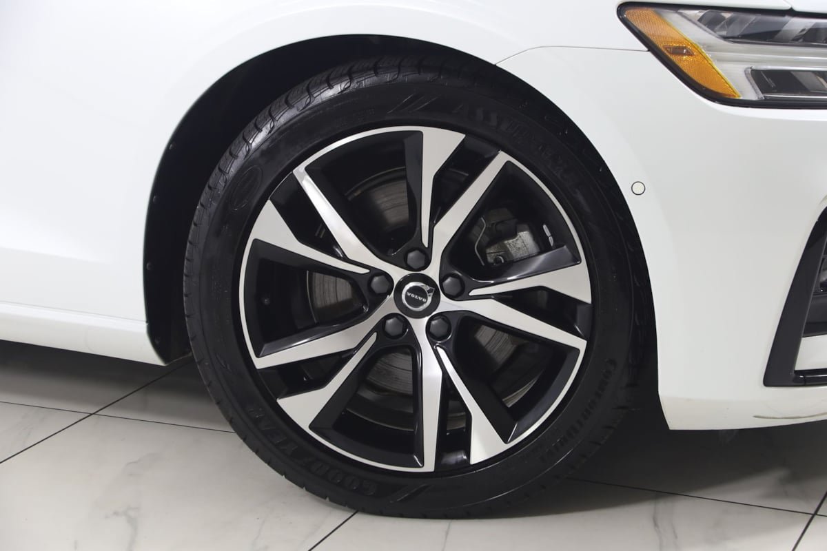 Used 2024 Volvo S60 B5 Plus AWD/4WD image 16
