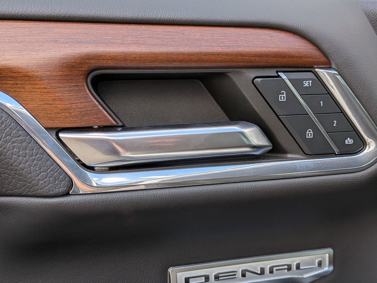 Used 2023 GMC Sierra 1500 Denali w/ Technology Package AWD/4WD image 13