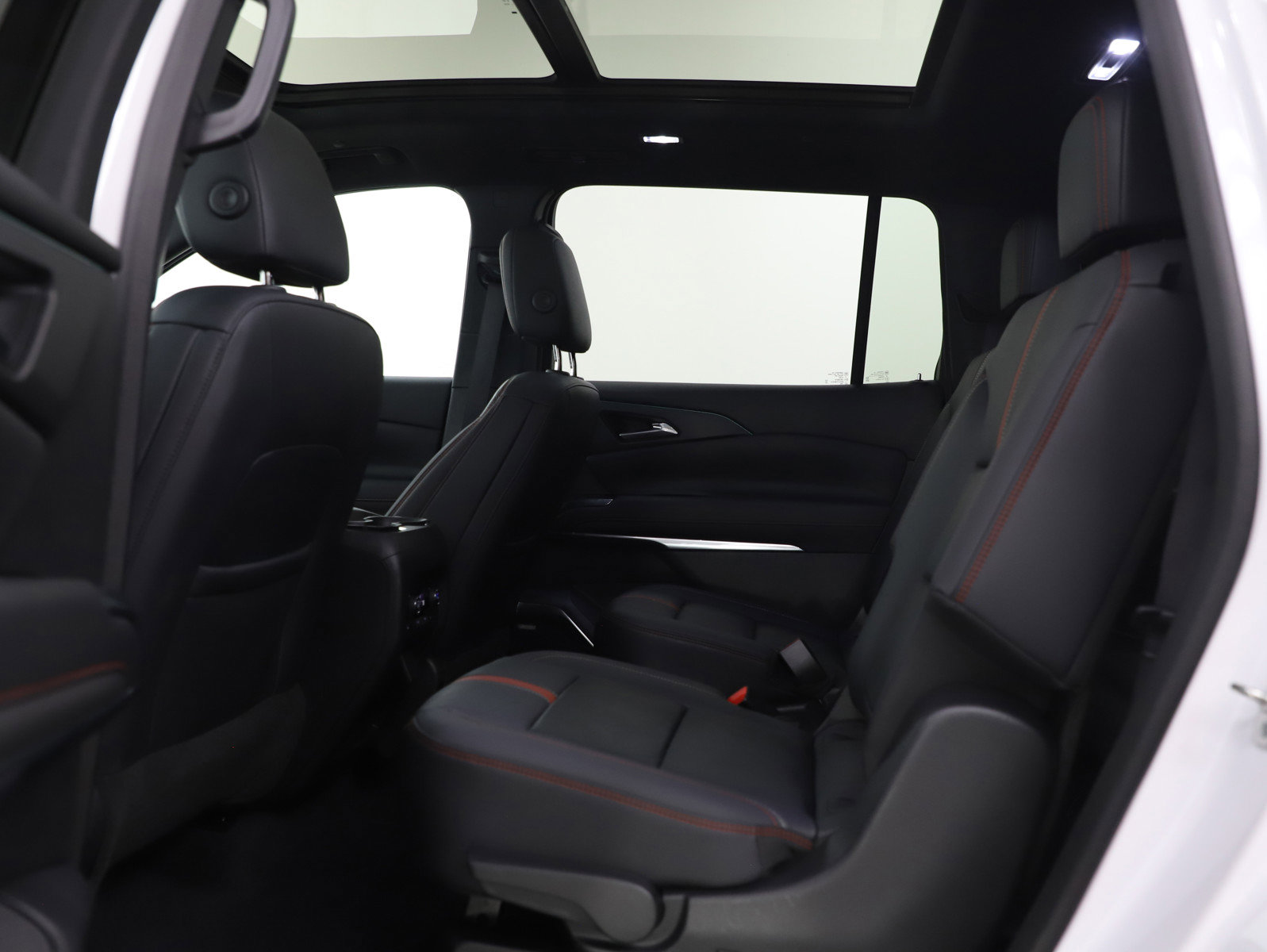 Used 2024 Chevrolet Traverse RS image 20