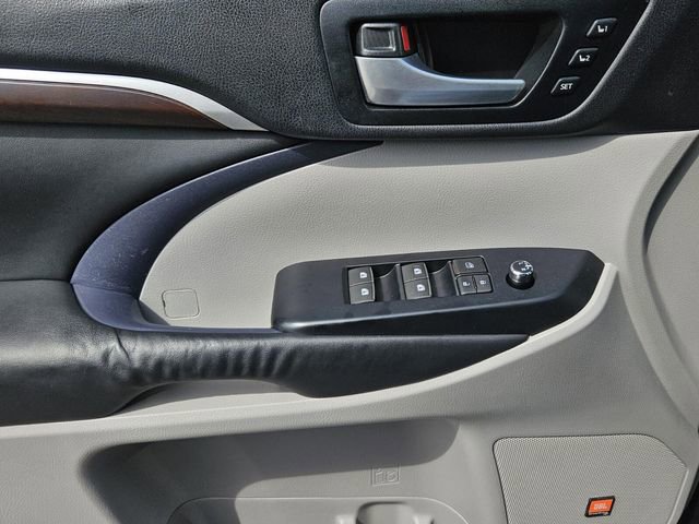 Used 2015 Toyota Highlander Limited image 39