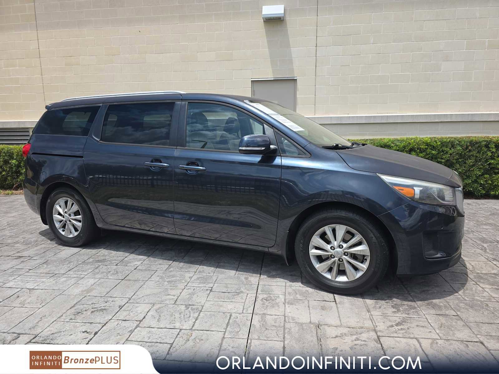 Used 2016 Kia Sedona LX w/ LX Essentials Premium Package FWD image 1