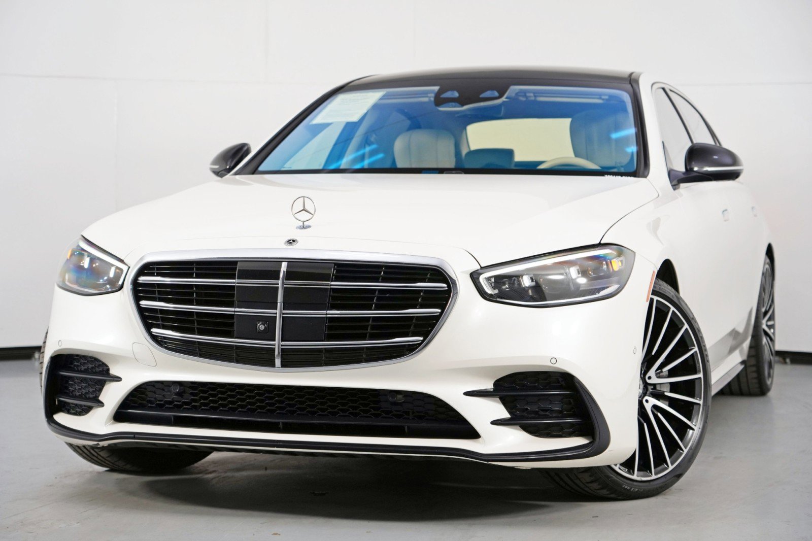 Used 2022 Mercedes-Benz S 500 4MATIC image 3
