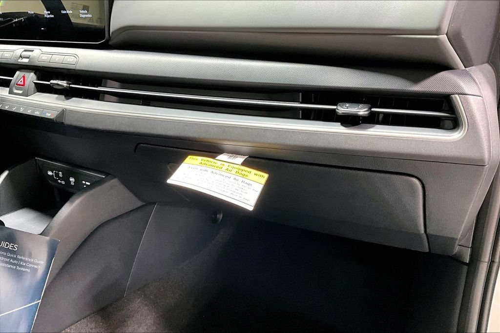 New 2025 Kia K4 FWD image 9