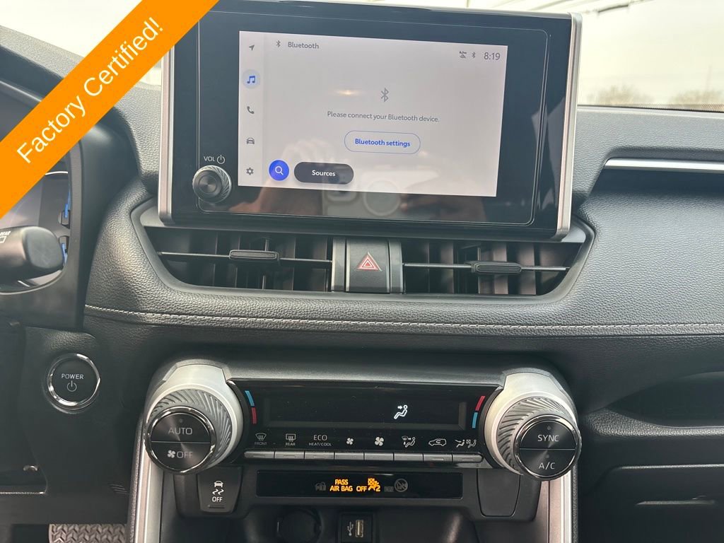 Used 2025 Toyota RAV4 XLE image 21