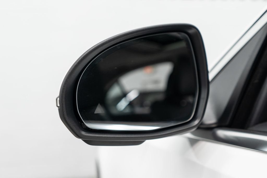 Used 2025 Mercedes-Benz C 300 4MATIC Sedan image 47