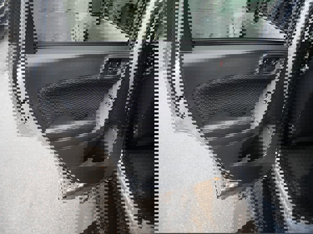 Used 2017 Subaru Forester 2.5i Premium w/ All-Weather Package image 17