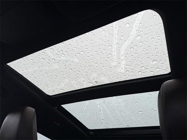 Certified 2022 Ford Explorer Platinum w/ Equipment Group 601A image 11