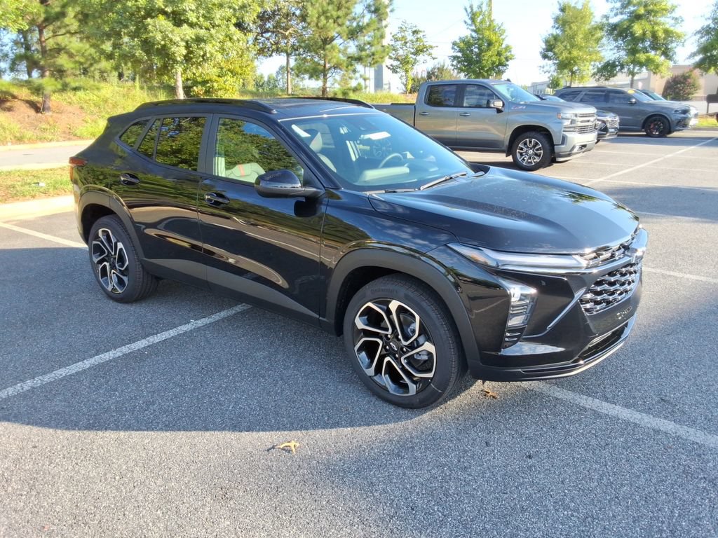New 2026 Chevrolet Trax RS w/ Sunroof Package FWD video 3