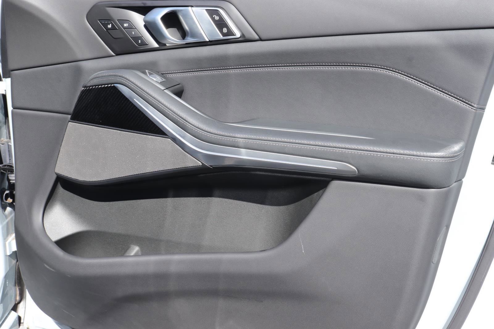 Used 2025 BMW X7 M60i image 21