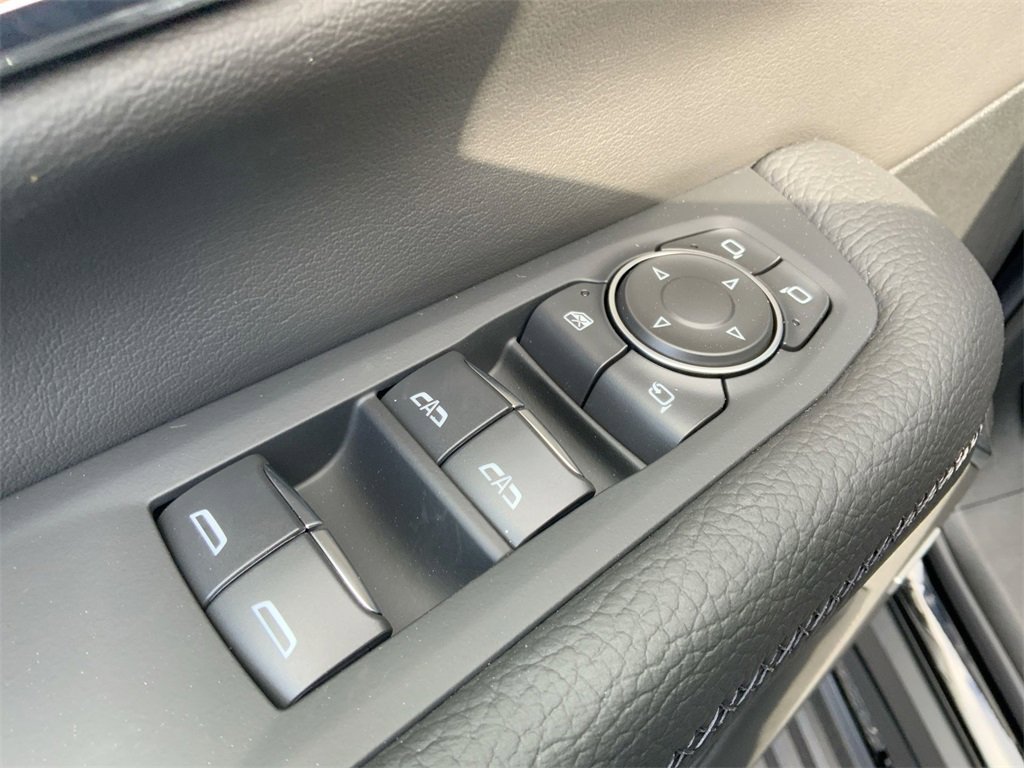 New 2025 GMC Yukon Denali w/ Denali Reserve Package image 25